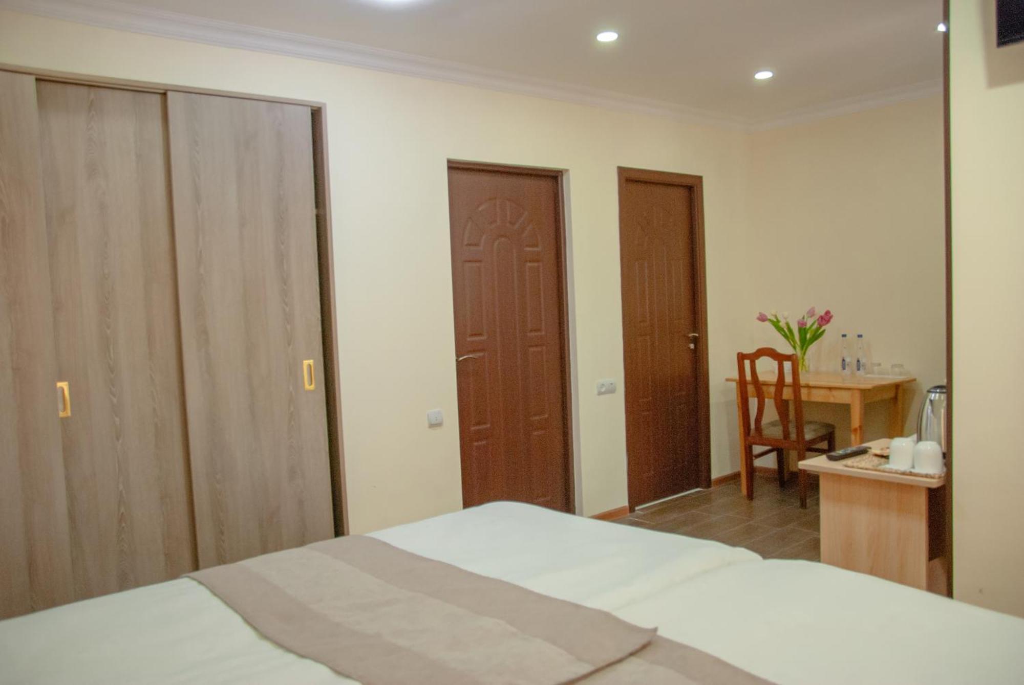 Hotel Basen Sisian Exterior photo