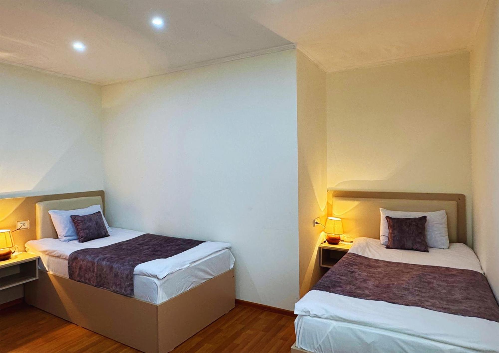 Hotel Basen Sisian Exterior photo